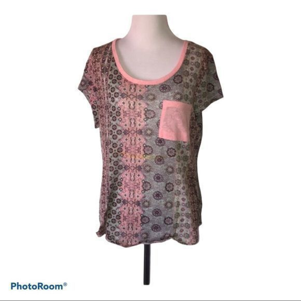 5/$30 🎈 Wallflower large‎ boho short sleeved tee